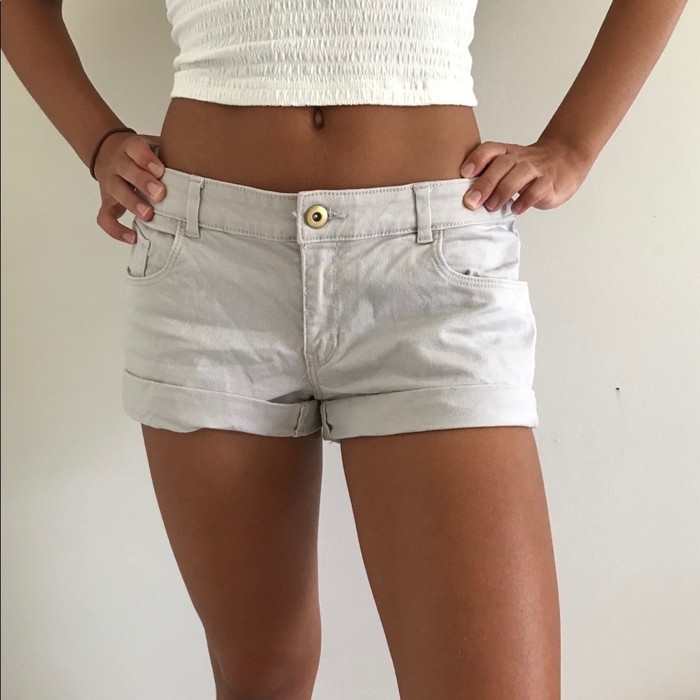 khaki shorts